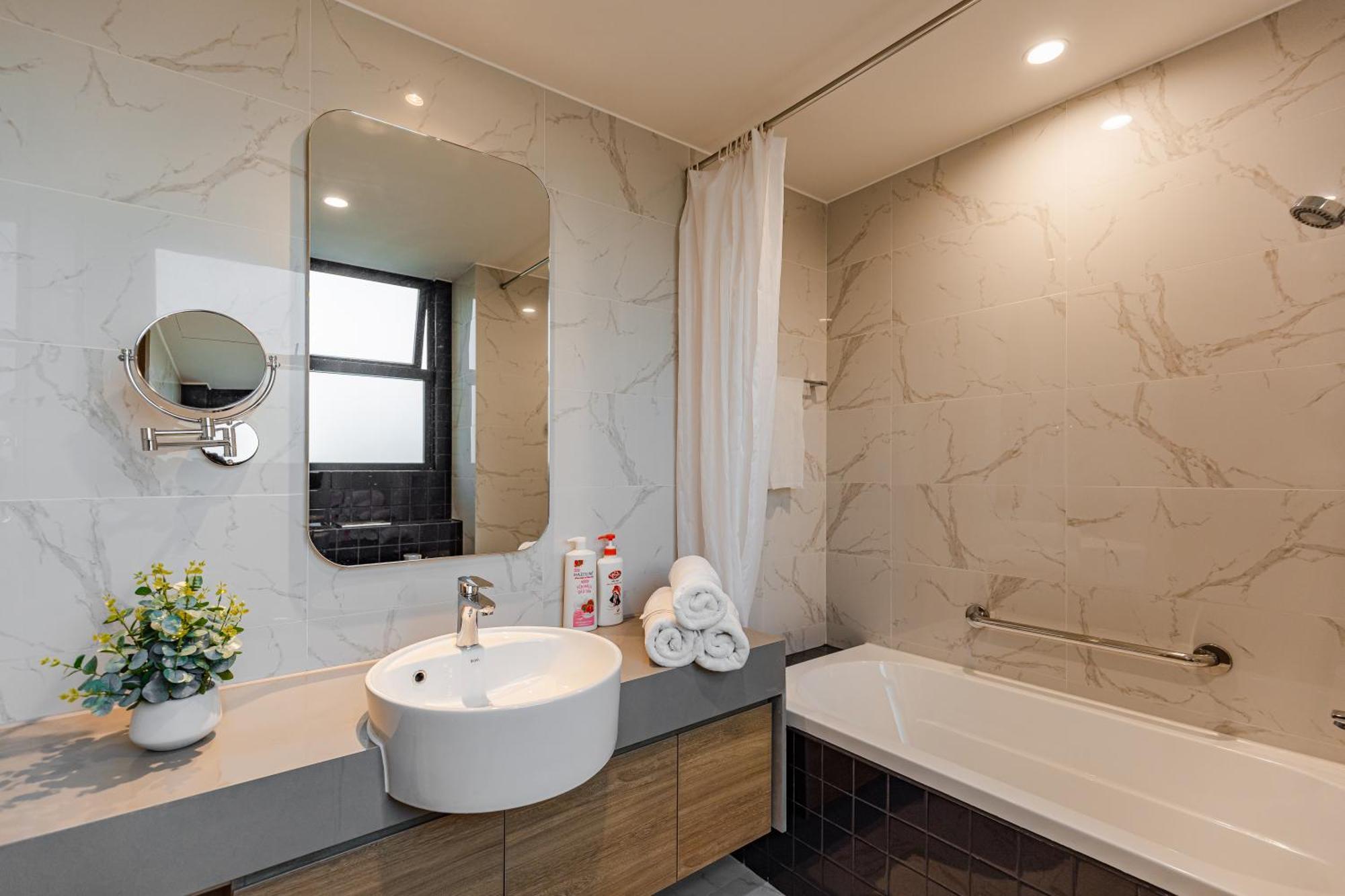 Luxury 2 Or 3Br Apartment In Dist 1 N Pool, Gym, Airport Pickup Thành Pho Ho Chí Minh Esterno foto