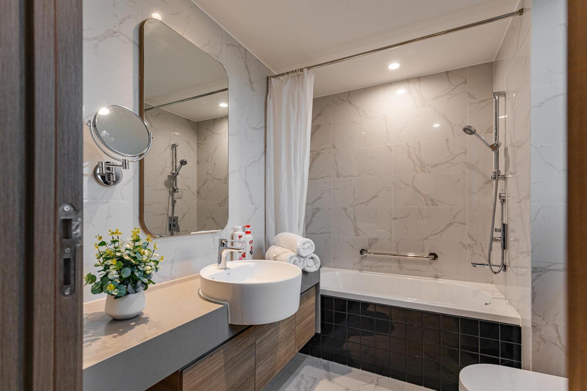 Luxury 2 Or 3Br Apartment In Dist 1 N Pool, Gym, Airport Pickup Thành Pho Ho Chí Minh Esterno foto